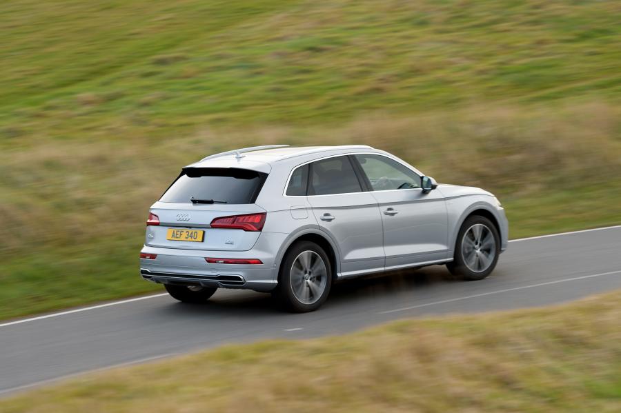  Audi Q5 TFSI Quattro S-Line 2017 года  (UK) (фото 22 из 40)